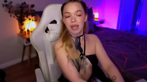 Snapshot of ellatwox chatting on 07-14-26, 05:56 Ella online show from 07-14-26, 05:56