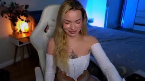 Snapshot of ellatwox chatting on 07-30-26, 06:56 Ella online show from 07-30-26, 06:56