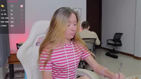 Snapshot of ellcrys chatting on 10-07-25, 01:41 im Elsa lets go Subscribe to my OF and Youtube -35 online show from 10-07-25, 01:41