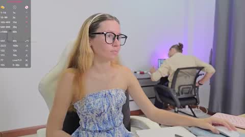 Snapshot of ellcrys chatting on 10-09-25, 09:46 im Elsa lets go Subscribe to my OF and Youtube -35 online show from 10-09-25, 09:46