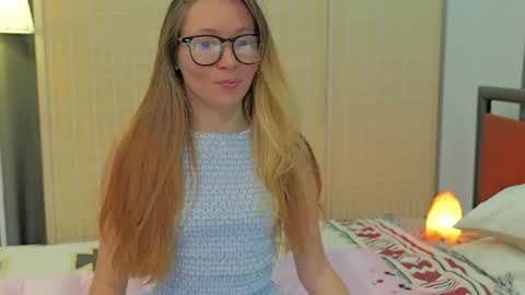 Snapshot of ellcrys chatting on 05-19-26, 12:27 im Elsa lets go Subscribe to my OF and Youtube -35 online show from 05-19-26, 12:27