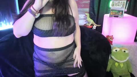 Snapshot of elle4you chatting on 10-26-25, 06:36 ELLE online show from 10-26-25, 06:36