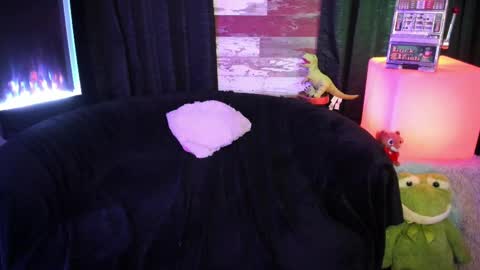 Snapshot of elle4you chatting on 11-01-25, 07:27 ELLE online show from 11-01-25, 07:27