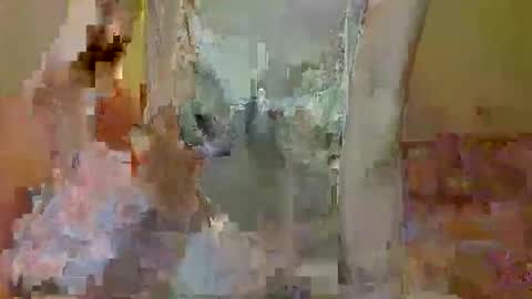 Snapshot of elle_girl chatting on 10-21-25, 04:46 elle_girl online show from 10-21-25, 04:46