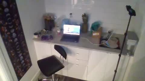 Ellie online show from 10-23-25, 09:02