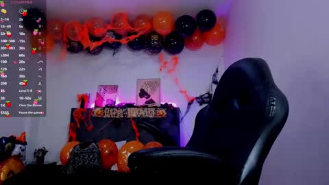  Ellie   online show from 10-24-25, 12:01