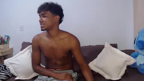 Snapshot of ellie_andy19 chatting on 02-17-25, 03:15 kev  dani online show from 02-17-25, 03:15