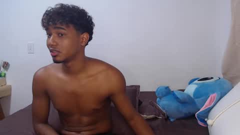 Snapshot of ellie_andy19 chatting on 02-20-25, 04:39 kev  dani online show from 02-20-25, 04:39