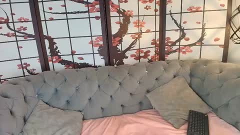 Ellie Bloom online show from 01-18-26, 06:01