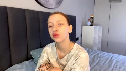 Ellie online show from 09-30-25, 07:02