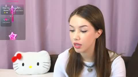 Snapshot of ellie_miller_ chatting on 05-01-26, 06:56 ellie online show from 05-01-26, 06:56