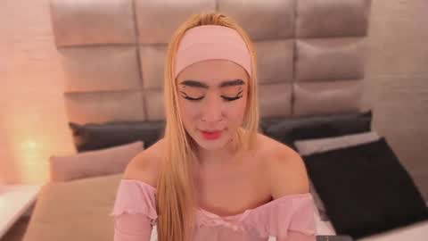 ellieadeline online show from 06-22-26, 03:58