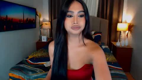 Snapshot of elliecummers chatting on 12-25-24, 08:51 ellie online show from 12-25-24, 08:51