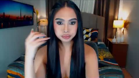 Snapshot of elliecummers chatting on 01-06-25, 08:39 ellie online show from 01-06-25, 08:39