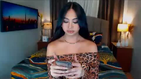 Snapshot of elliecummers chatting on 01-06-25, 11:52 ellie online show from 01-06-25, 11:52