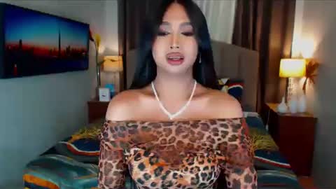 Snapshot of elliecummers chatting on 01-08-25, 03:39 ellie online show from 01-08-25, 03:39