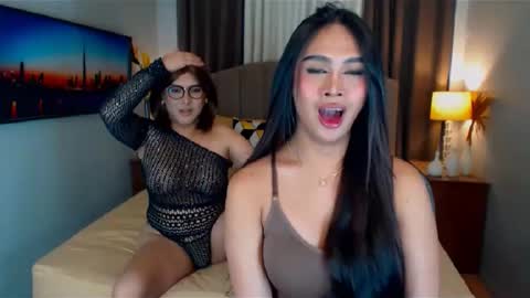 Snapshot of elliecummers chatting on 02-04-25, 12:19 ellie online show from 02-04-25, 12:19