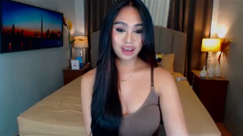 Snapshot of elliecummers chatting on 02-06-25, 01:49 ellie online show from 02-06-25, 01:49