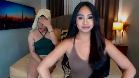 Snapshot of elliecummers chatting on 02-06-25, 04:53 ellie online show from 02-06-25, 04:53