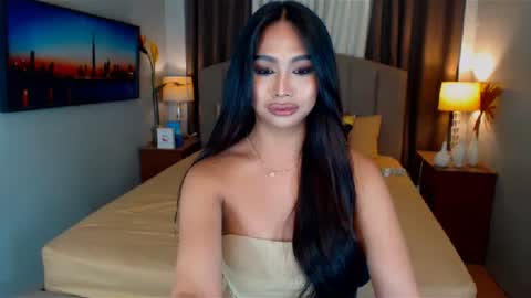 Snapshot of elliecummers chatting on 02-08-25, 06:22 ellie online show from 02-08-25, 06:22
