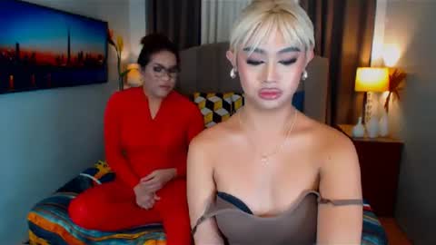 Snapshot of elliecummers chatting on 02-21-25, 05:13 ellie online show from 02-21-25, 05:13
