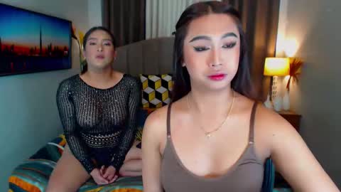 Snapshot of elliecummers chatting on 03-08-25, 02:34 ellie online show from 03-08-25, 02:34