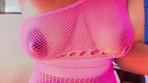 Snapshot of elliee_alves chatting on 01-15-26, 12:54 elliee_alves online show from 01-15-26, 12:54