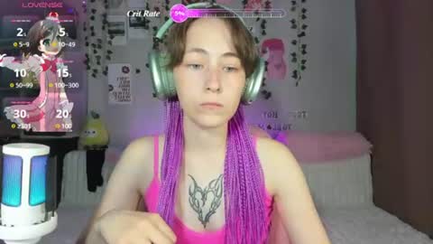 Snapshot of elliefromthemoon chatting on 07-12-26, 09:55 Ellie online show from 07-12-26, 09:55