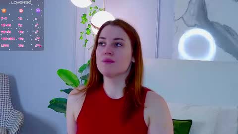 Snapshot of elliegarson__ chatting on 07-24-26, 06:06 elliegarson__ online show from 07-24-26, 06:06