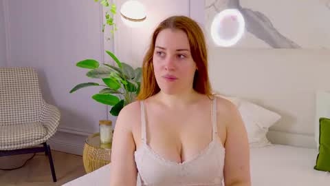 Snapshot of elliegarson__ chatting on 07-31-26, 06:07 elliegarson__ online show from 07-31-26, 06:07