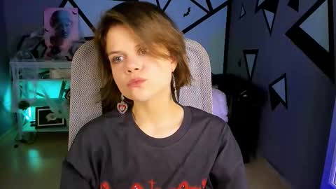 elliemurler online show from 10-22-25, 09:09