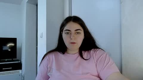 Snapshot of ellies_8 chatting on 04-19-26, 06:02 Ellie online show from 04-19-26, 06:02