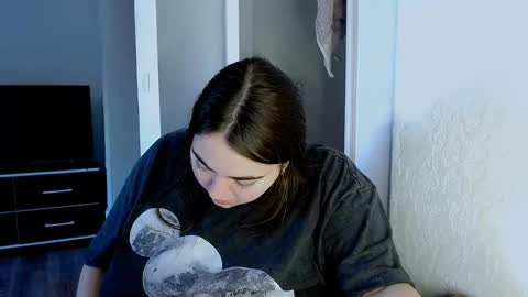 Snapshot of ellies_8 chatting on 05-14-26, 06:20 Ellie online show from 05-14-26, 06:20