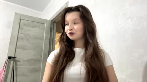 Snapshot of ellieschuffert chatting on 12-01-25, 12:32 Ellie online show from 12-01-25, 12:32