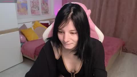 Snapshot of ellinblare chatting on 11-16-25, 10:15 Ellin online show from 11-16-25, 10:15