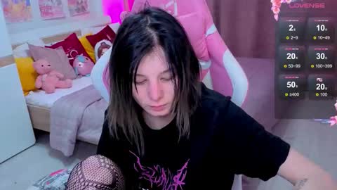 Snapshot of ellinblare chatting on 03-13-26, 09:21 Ellin online show from 03-13-26, 09:21