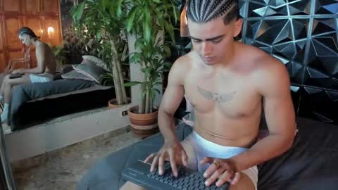 Elloit Colton online show from 11-12-25, 09:25