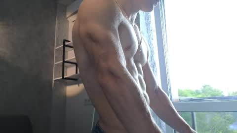 elliot_muscle04 online show from 07-26-26, 11:50