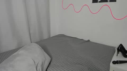 Snapshot of elly_blondy chatting on 03-06-26, 07:21 Elly online show from 03-06-26, 07:21