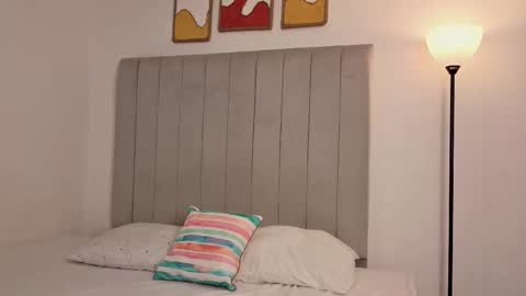 elly online show from 02-10-26, 02:15