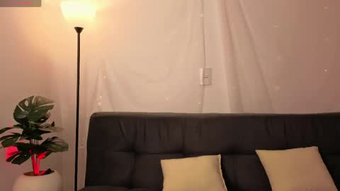 Snapshot of elly_g chatting on 05-20-26, 01:56 elly online show from 05-20-26, 01:56
