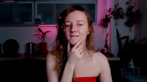 Snapshot of elly_helly chatting on 10-29-25, 07:26 elly_helly online show from 10-29-25, 07:26