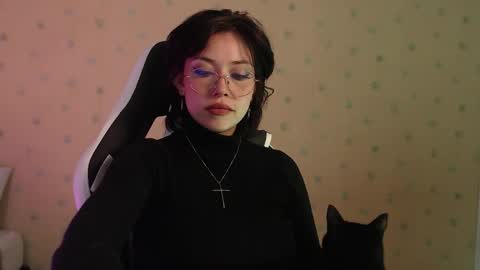 Emy Castro online show from 12-17-25, 12:49