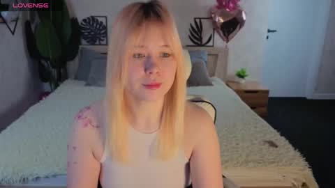 ellya_castro online show from 03-06-26, 12:40