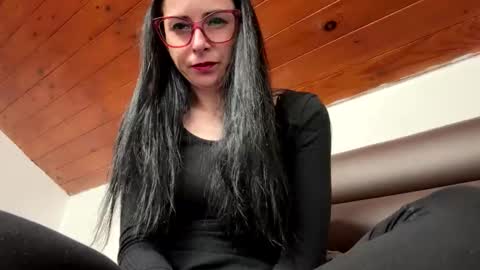 Snapshot of ellyadavis chatting on 11-21-25, 04:16 ellyadavis online show from 11-21-25, 04:16