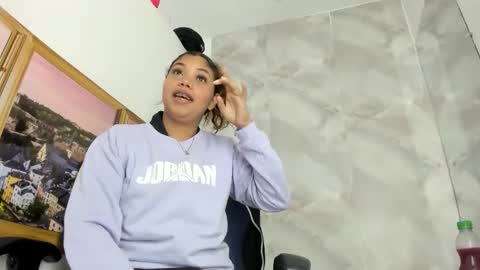ellybloom online show from 05-18-26, 01:50