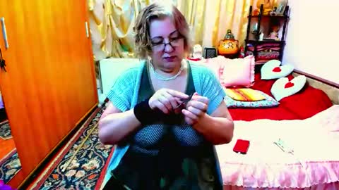 ellyhot53 online show from 12-21-25, 03:41