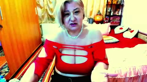 ellyhot53 online show from 04-22-26, 03:24