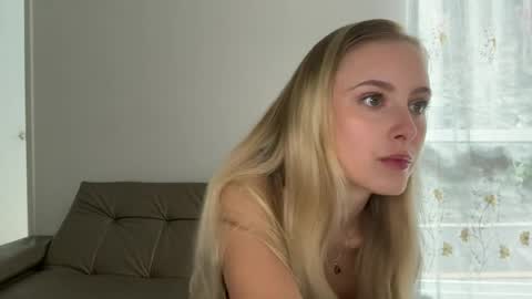 Snapshot of ellykeyofficial chatting on 08-03-26, 01:16 ellykeyofficial online show from 08-03-26, 01:16