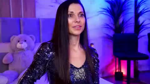 Elly online show from 10-25-25, 08:14